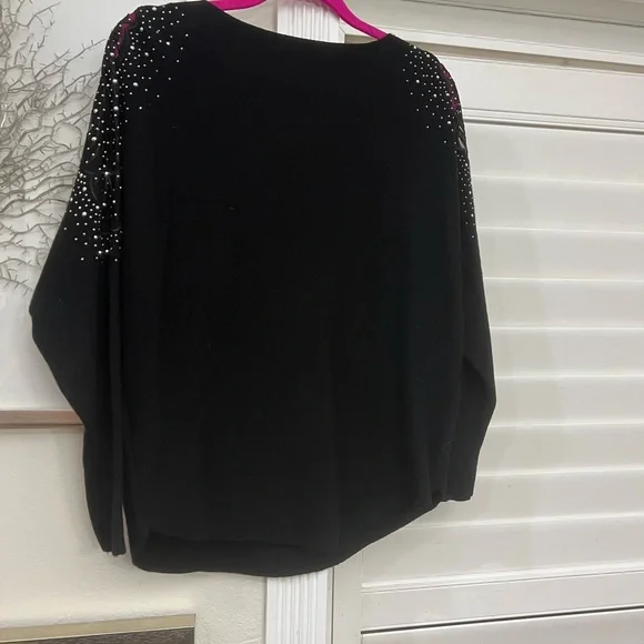 Black Sweater with Studded Shoulders Vila Milano, size M. - Picture 4 of 4